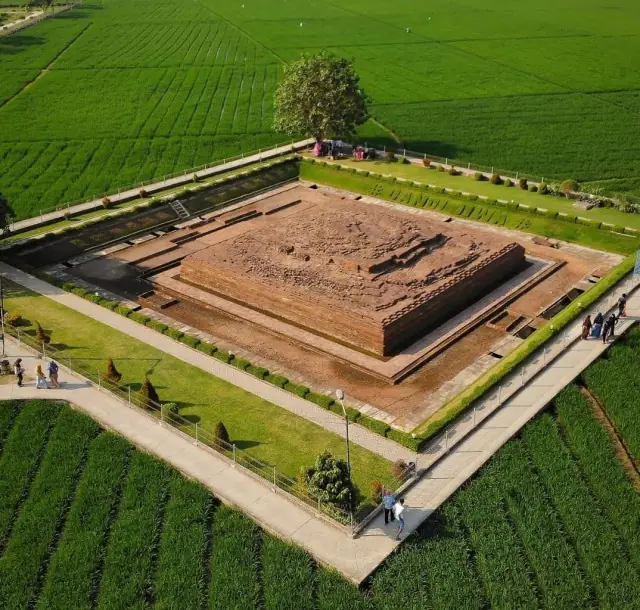 Candi Batujaya, Karawang By:Kumparan