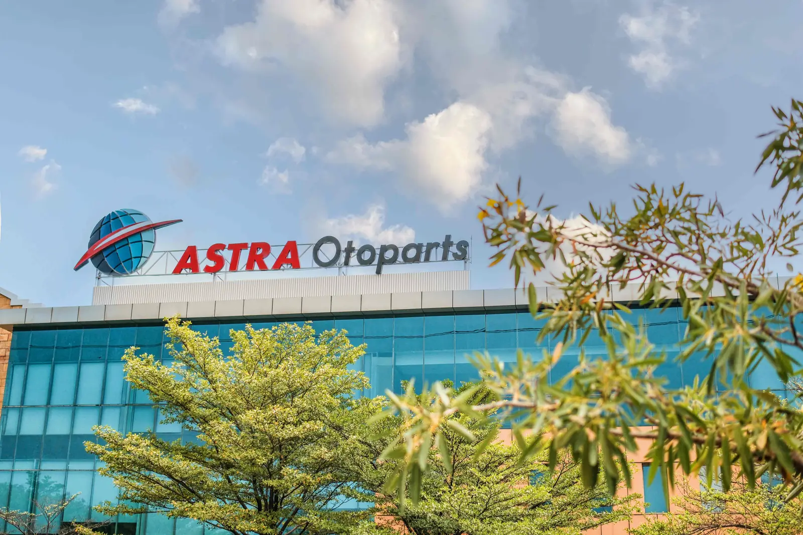 Astra Otoparts Rayakan HUT ke-50, Usung Tema “Leap to Lead” Menuju Diversified Components Powerhouse